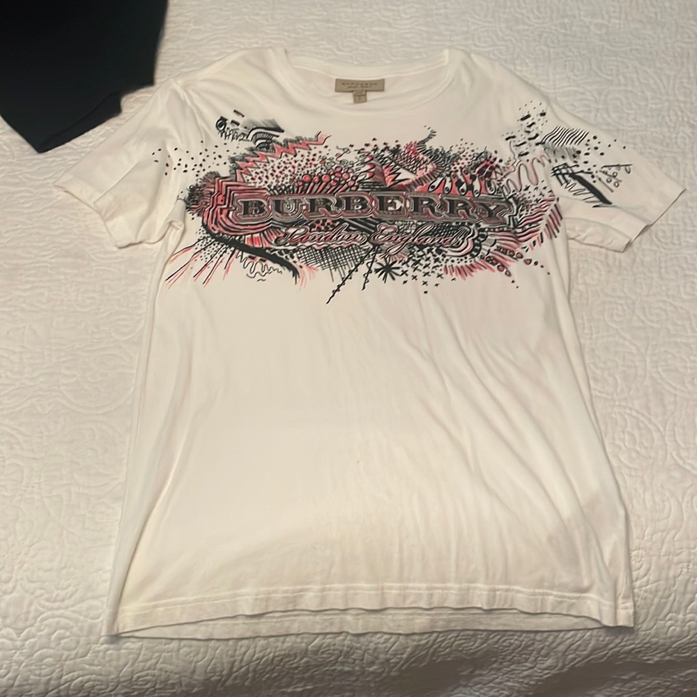 Burberry tshirt